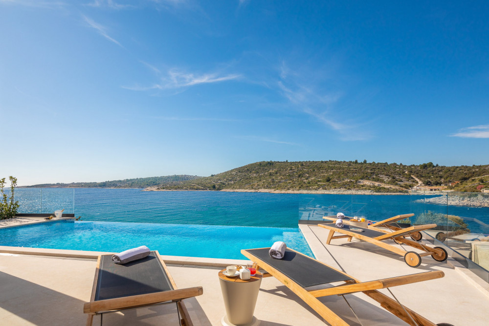 Rogoznica 6 infinity pool with sun loungers and Adriatic Sea views, Rogoznica, Croatia